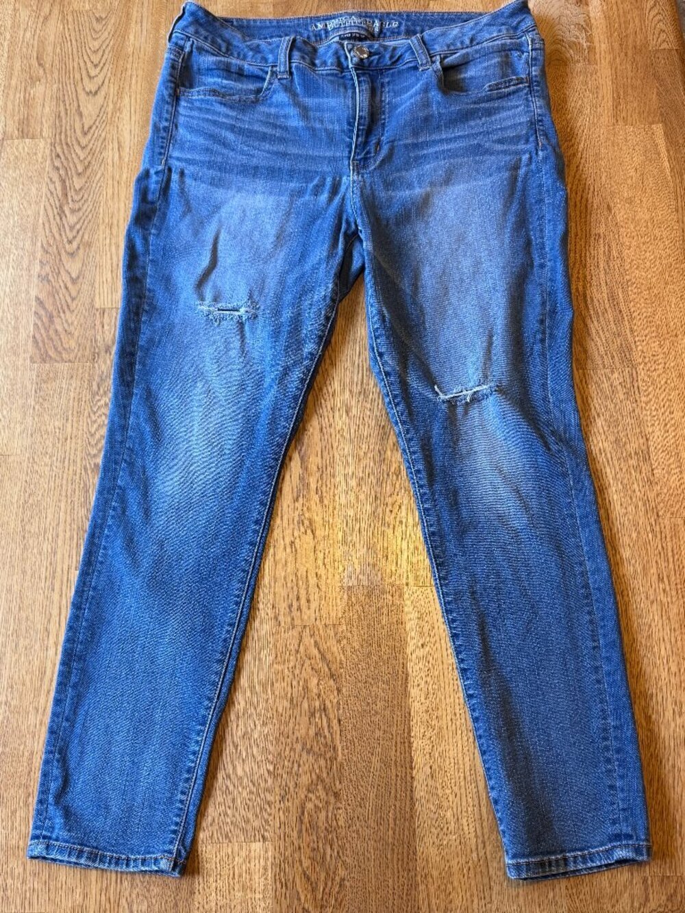 American Eagle Jeggings Distressed Medium Wash Size 14 Long